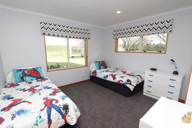 306 Beach Road East Elgin_14