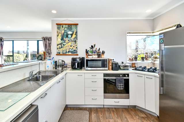 6 Martingale Drive Kingseat_1