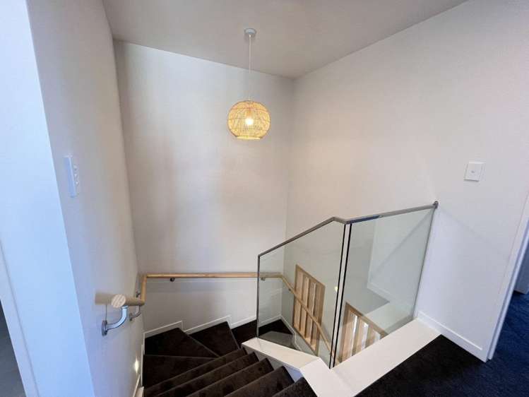 8 Irwin Lane Windsor Park_18