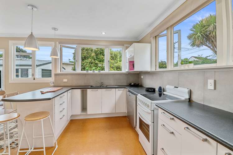 3 Moa Road Raumati Beach_6