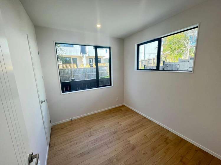 2/44 Sylvan Crescent Te Atatu South_7