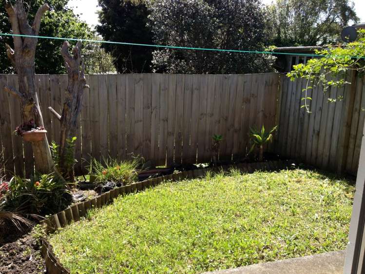 2/80 West Coast Road Glen Eden_6