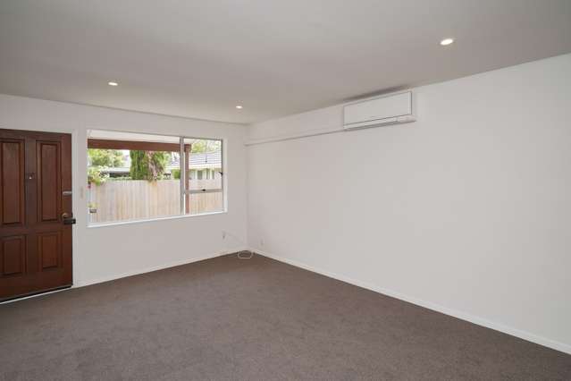 7/11 Winchester Street Merivale_3