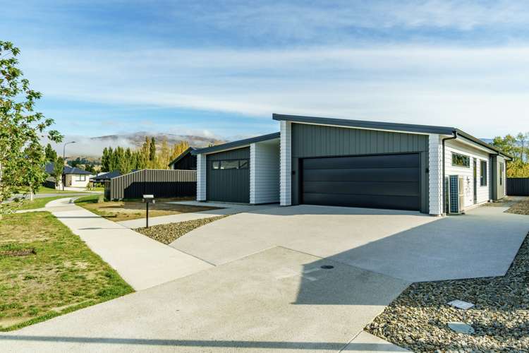 25 Searle Drive_0