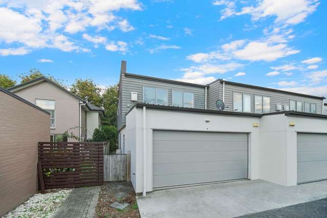 Spacious living in popular Takanini