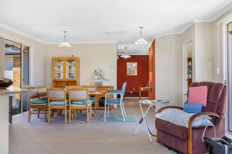 9 Magnolia Rise Waipahihi_7