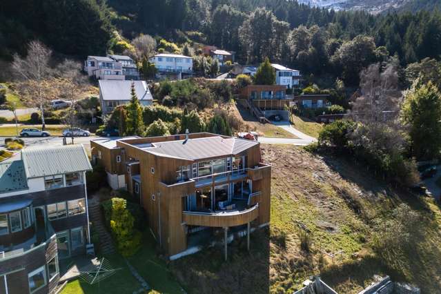 132 Wynyard Crescent Fernhill/Sunshine Bay_1