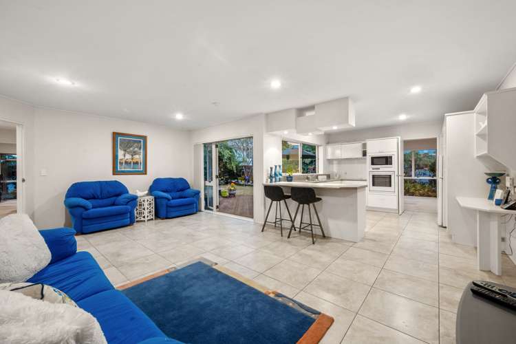 24 Aristoy Close Conifer Grove_9