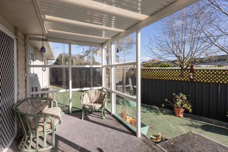 21a Whiting Crescent Greenmeadows_10