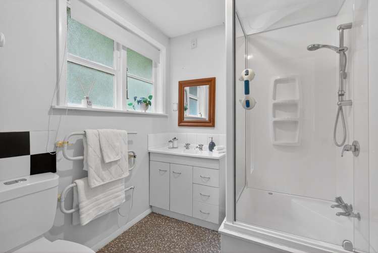 111 Judd Crescent Naenae_11