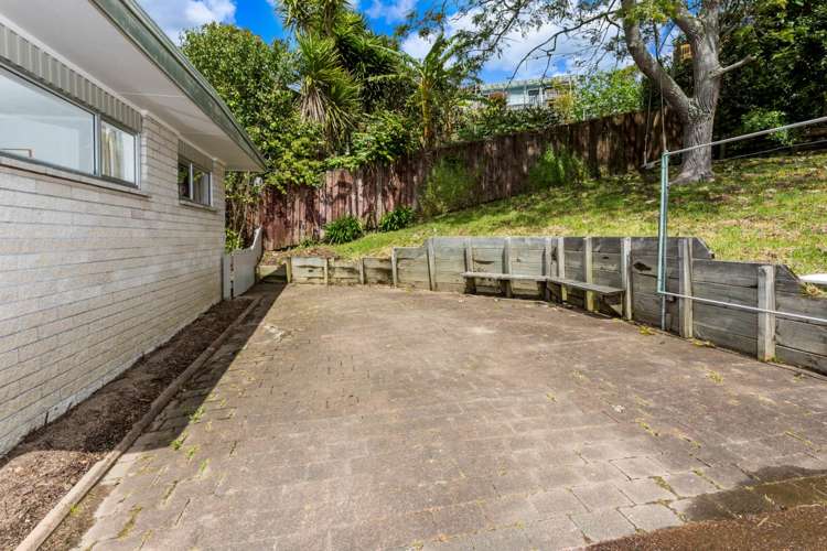 2/7 Malters Street Browns Bay_12