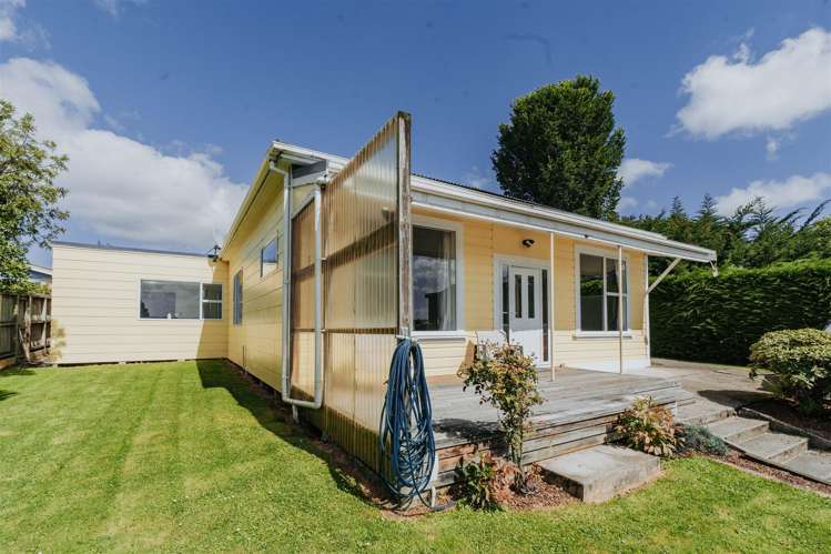 8 Armstrong Street_5