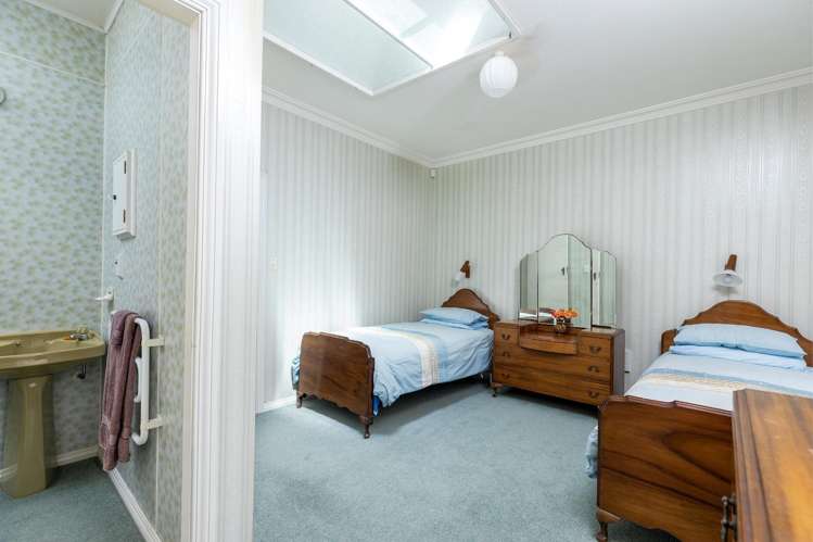 54 Bisley Avenue Moana_12