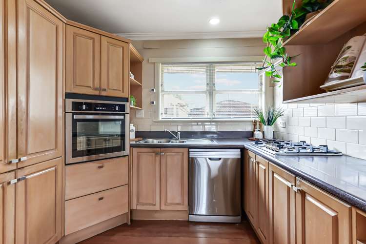 740 River Road Chartwell_5