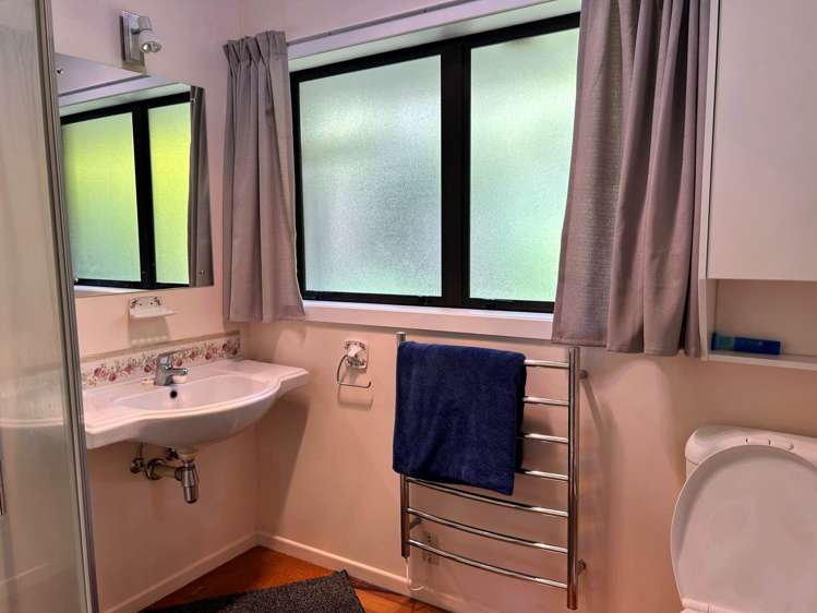 2/40 Ocean View Road Hillcrest_9