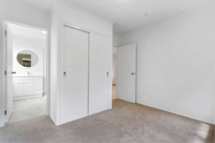 2/34 Richard Farrell Avenue Remuera_5