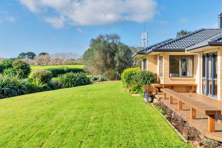 272 Glenbrook Beach Road Glenbrook_16