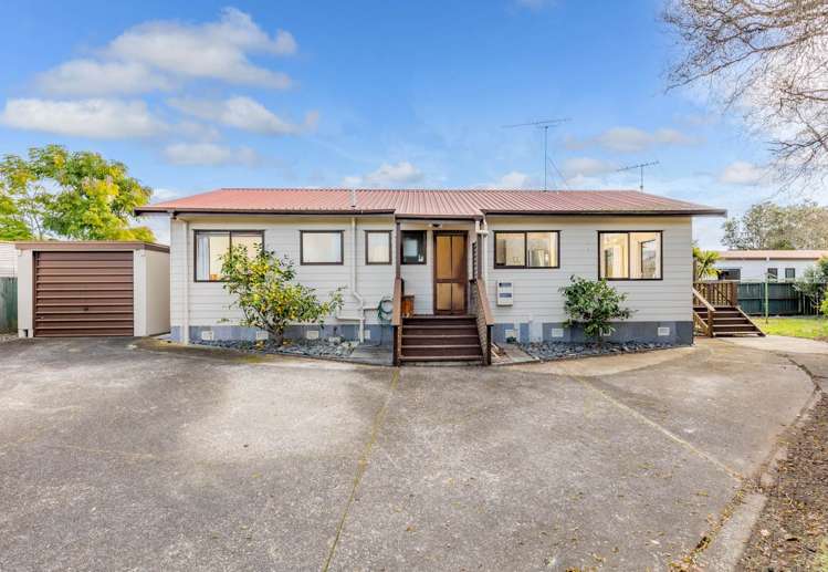 2/12 Eskdale Road Birkdale_0