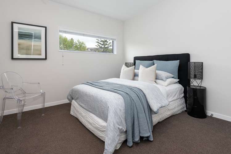 33 Luplau Crescent Cockle Bay_12