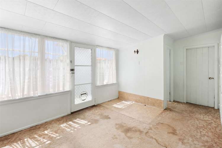 10 Tukapa Street Westown_13