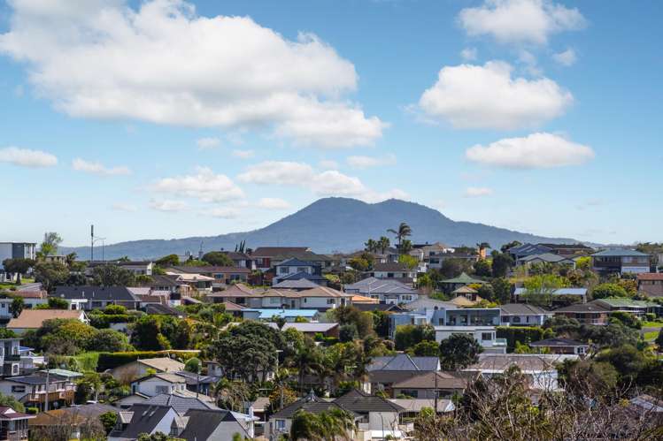 6 Dorrington Place Eastern Beach_15