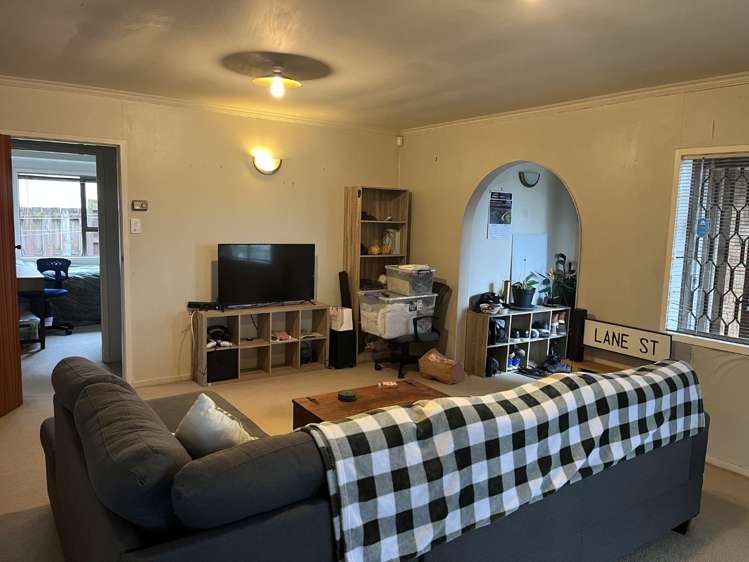 139 McLeod Road Te Atatu South_2