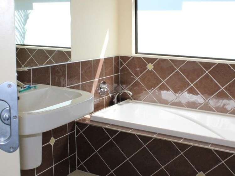 15 Pine Grove Tairua_9