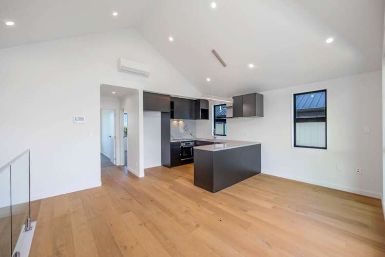 2/8 Auld Street Torbay_9