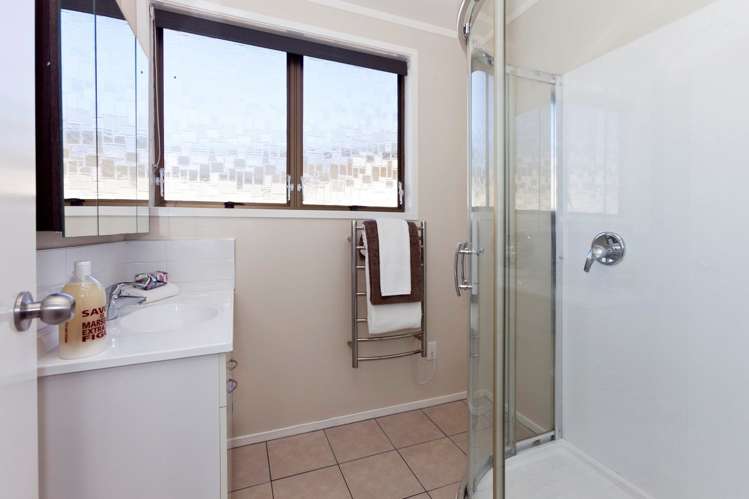 1/140 Moore Street Howick_13