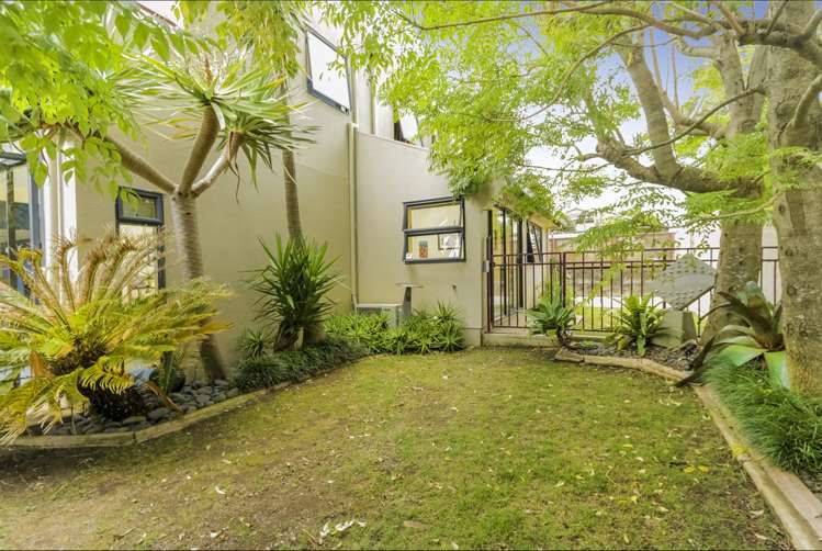 123 Golf Road Titirangi_18