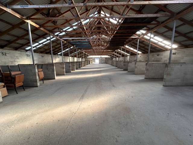 Warehouse - storage Sth D
