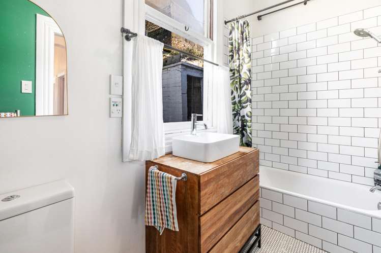 7 Burwah Street Berhampore_11