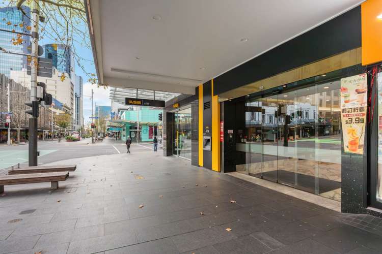 Unit 3/300 Queen Street City Centre_17