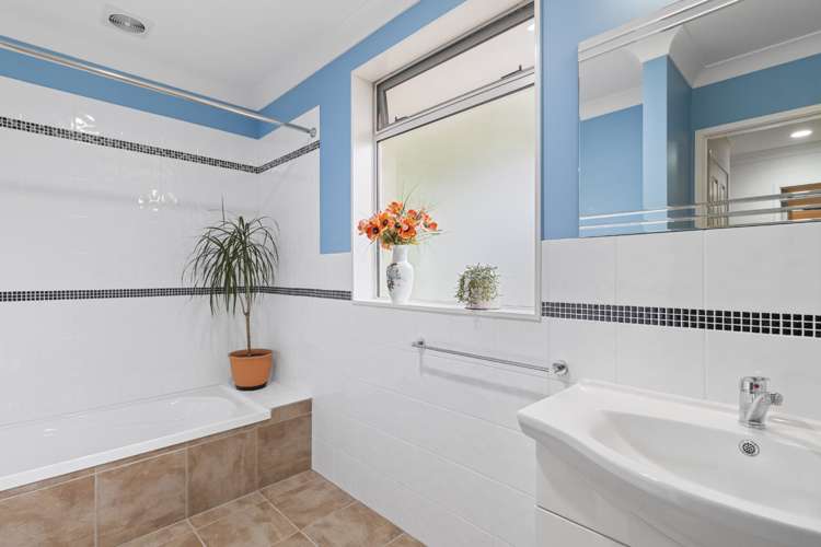 63 Bathurst Crescent Pyes Pa_14