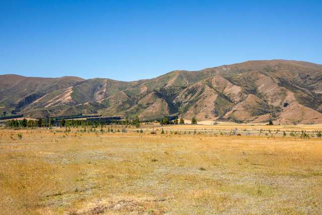 2ha Lifestyle Opportunity in Queensberry