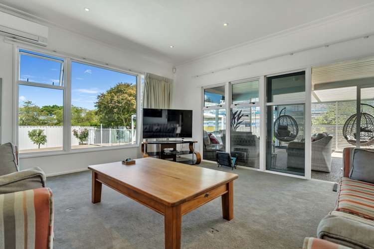 915 Harding Road Camberley_10