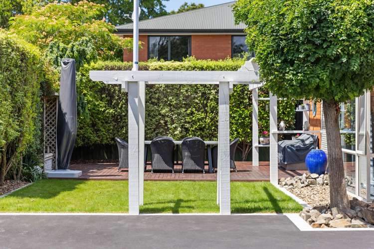 2/3 Creyke Road Fendalton_11
