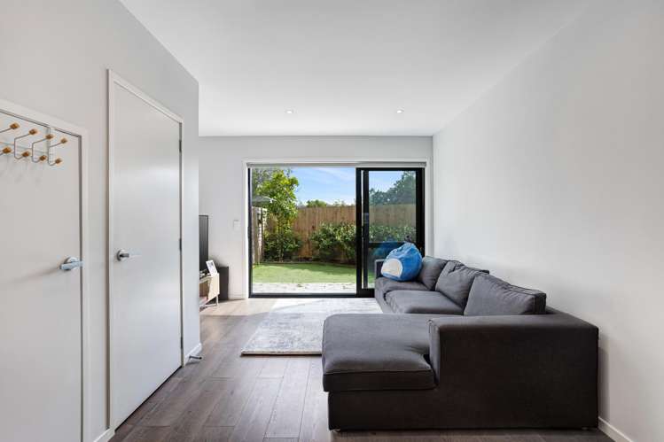 28 Whati Lane Henderson North_13