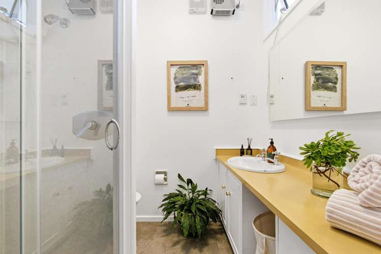 10 Mathieson Avenue Khandallah_16