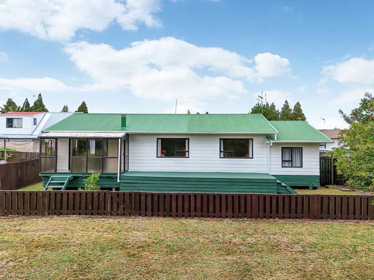 76A Kahikatea Drive Melville_8