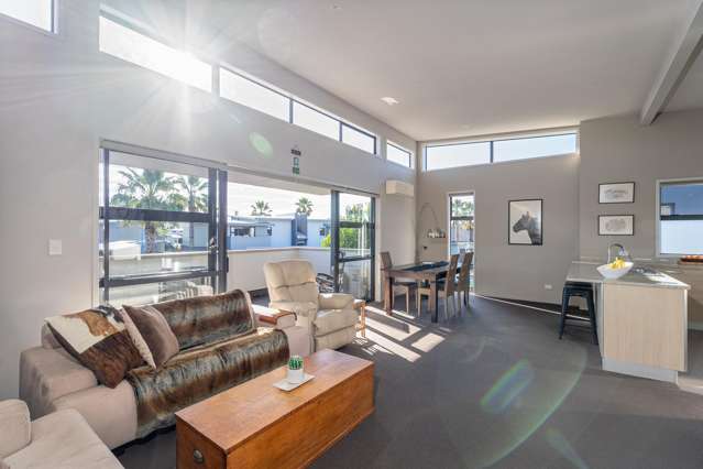 40/73 South Highway - Sovereign Pier Whitianga_2