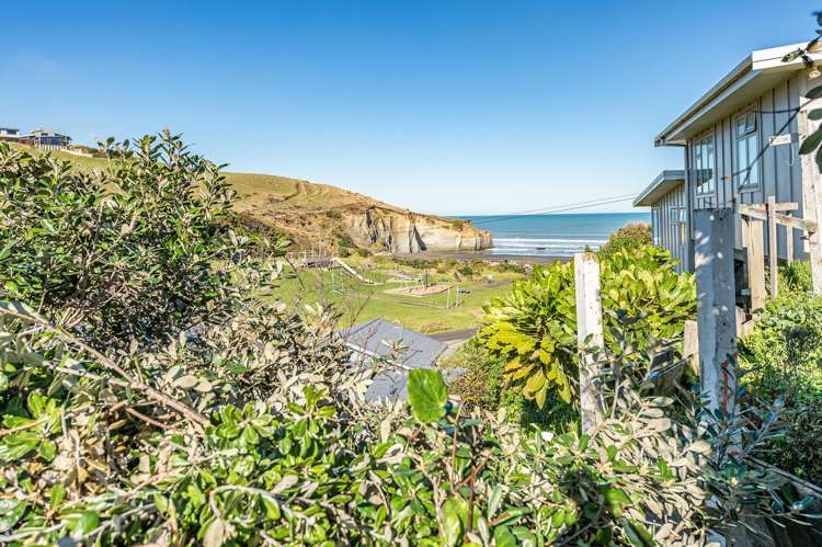 10 Mowhanau Drive_1
