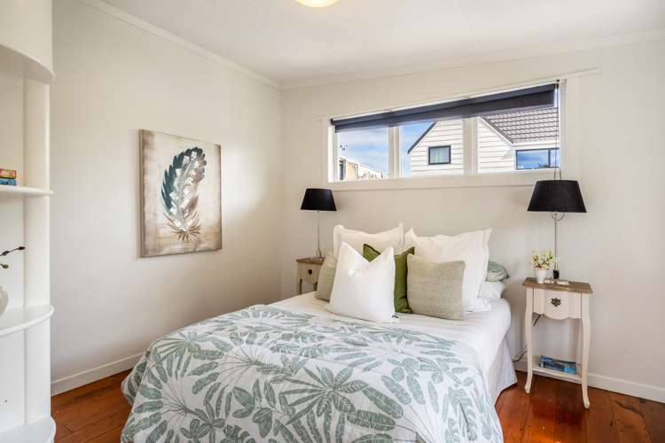 42a Old Lake Road Narrow Neck_21