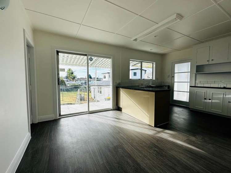 44 Churchill Avenue Manurewa_5