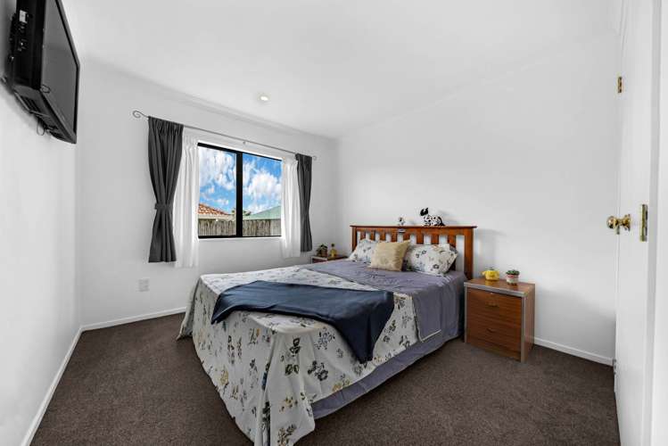 24 Nuneaton Drive Flat Bush_12