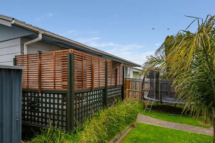 28 Neal Crescent Onekawa_11