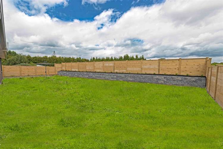 18 Leebank Crescent Riverhead_15