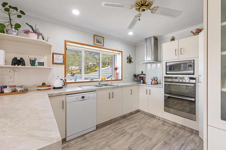 5 Moana View Road Waikawa_2
