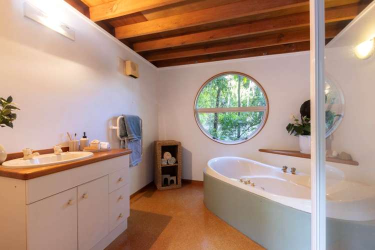 1097 Huia Road Huia_11