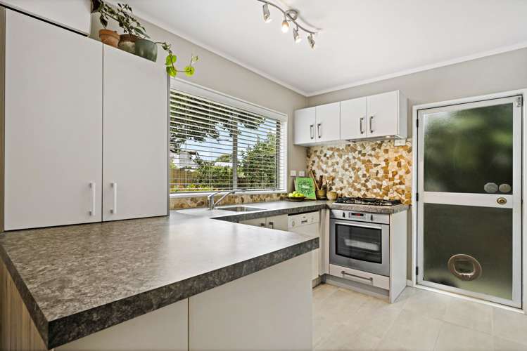 4/10 Lush Avenue Saint Johns_5